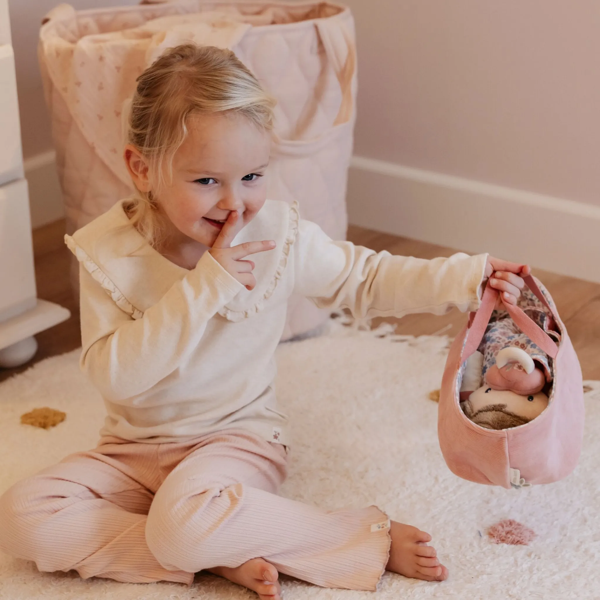 Little Dutch Baby doll in basket Rosa GRS Discount