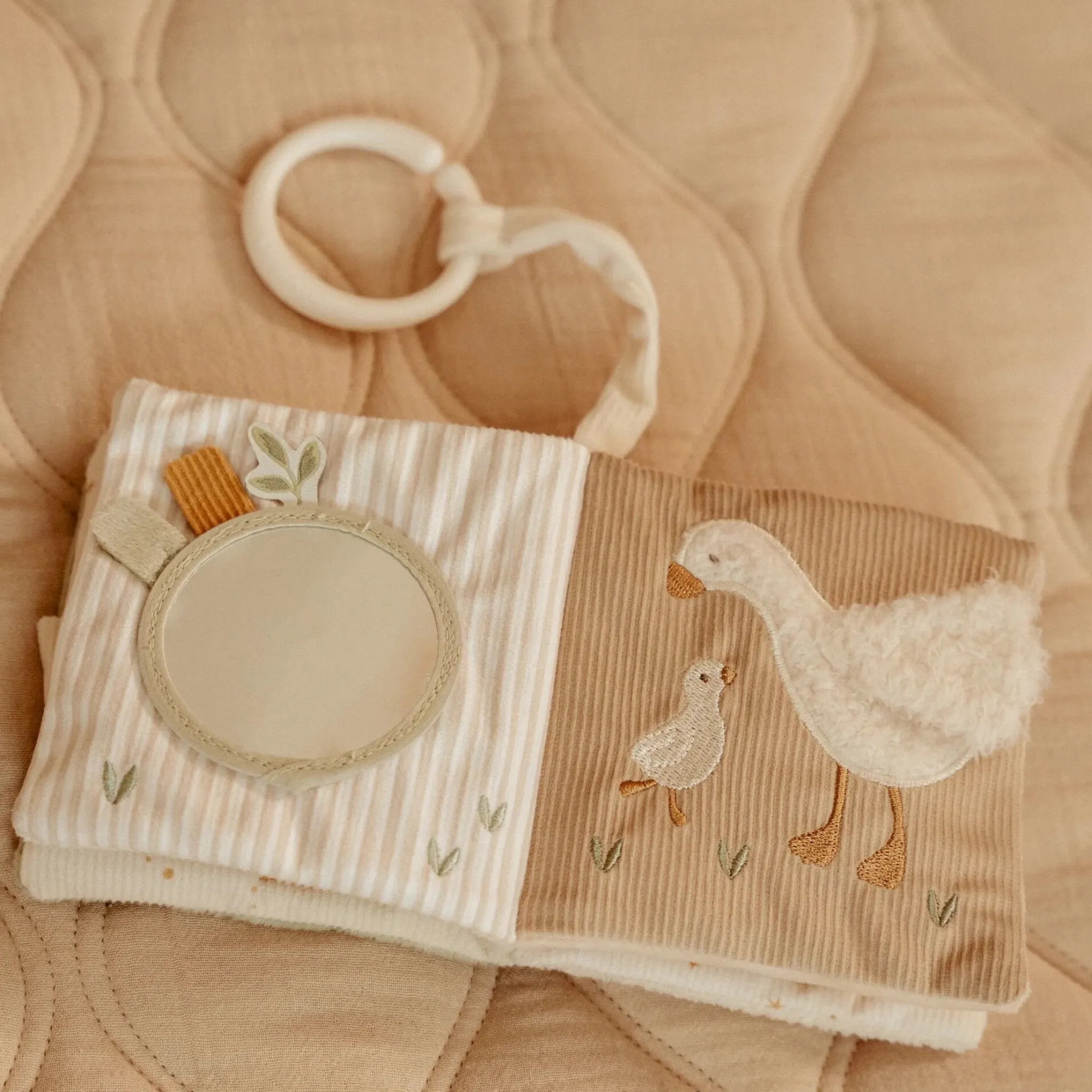 Little Dutch Buggy booklet - White - Newborn Naturals