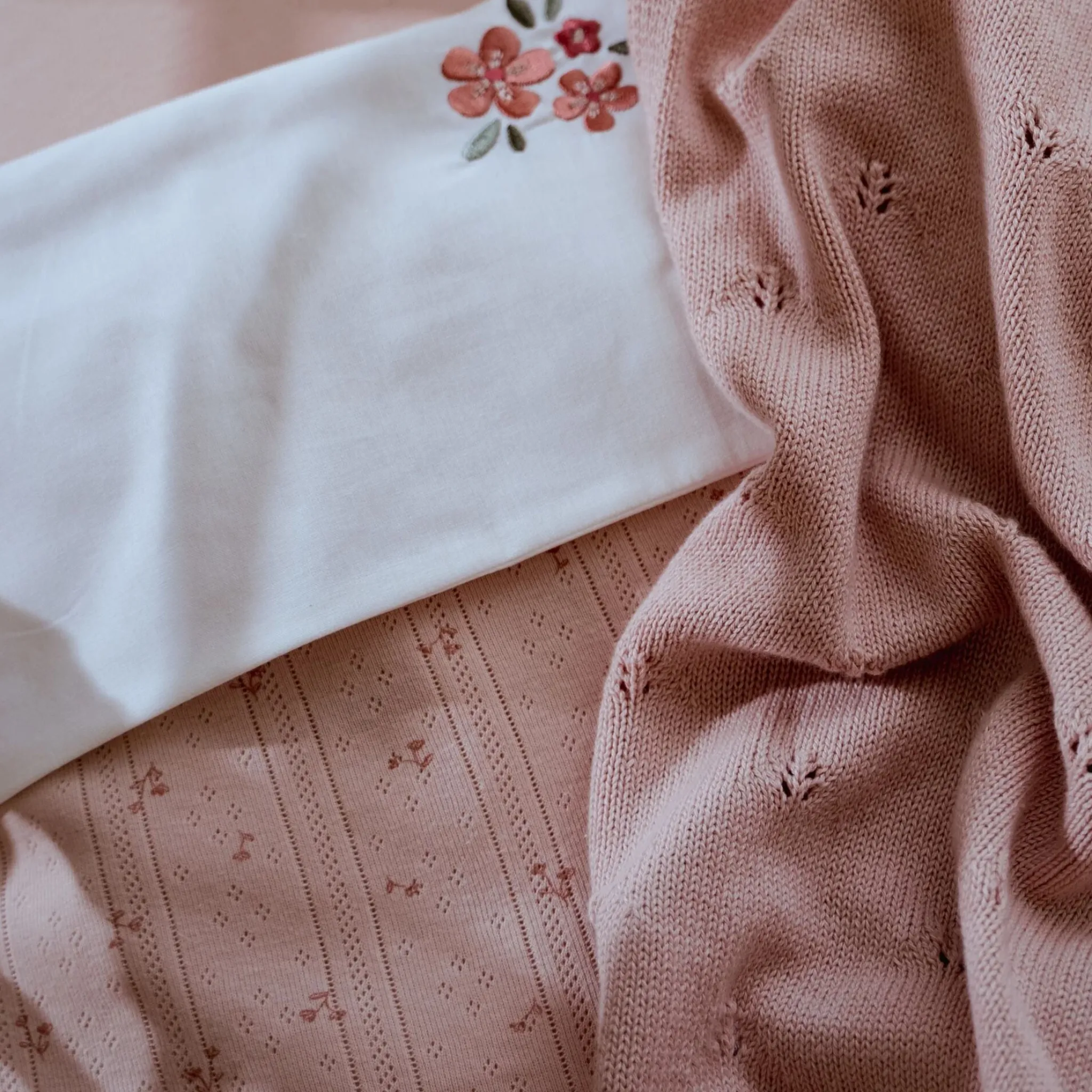 Little Dutch Crib blanket - Pink - Essentials Discount