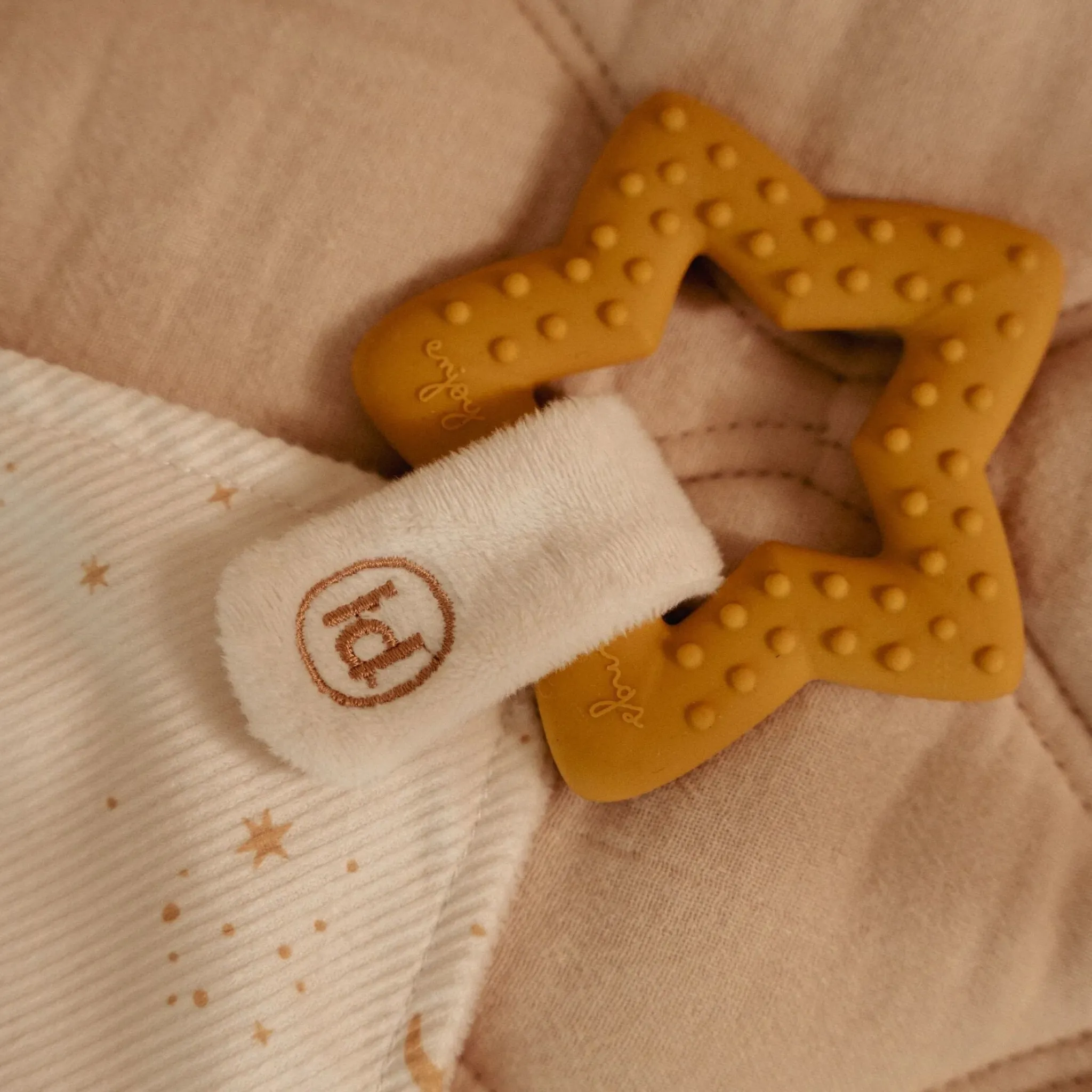 Little Dutch Cuddle cloth with teething ring - Newborn Naturals Outlet