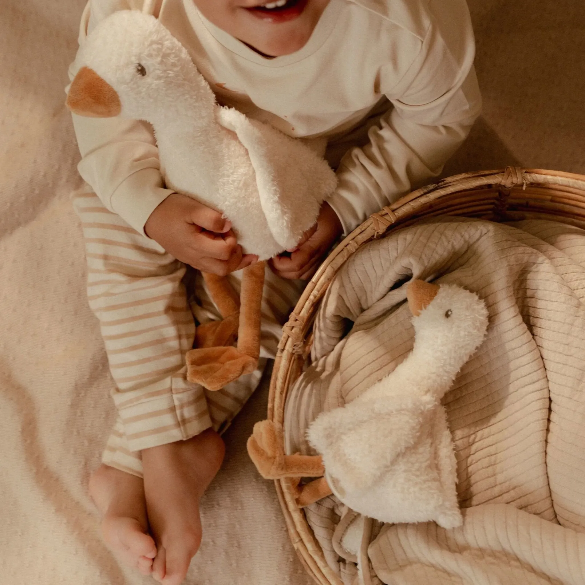 Little Dutch Cuddle Goose 25 cm - White - Little Goose Outlet