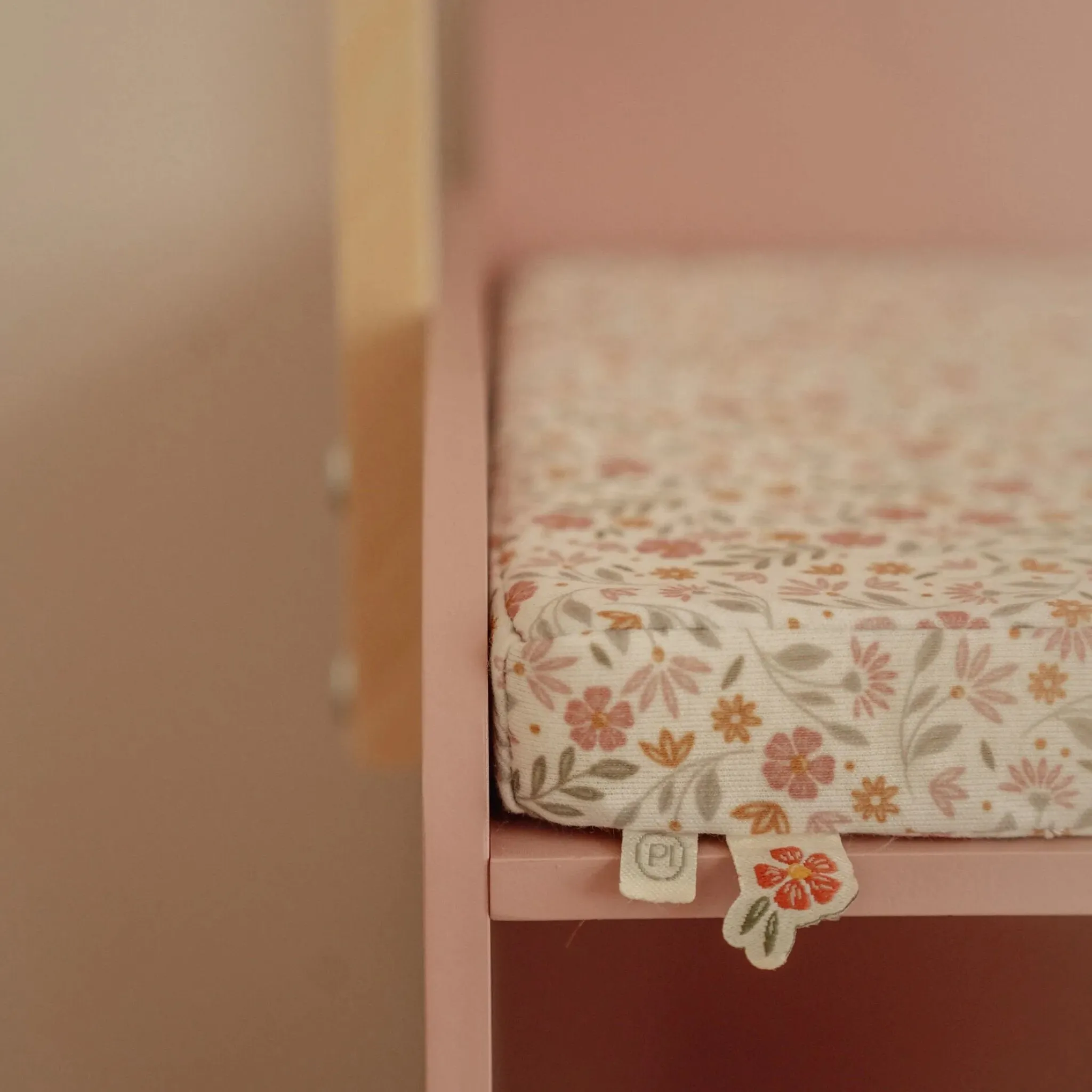 Little Dutch Doll changing table – Pink – Essentials Discount