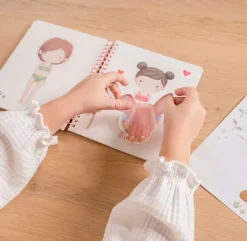 Little Dutch Dressing and sticker book Rosa & Friends