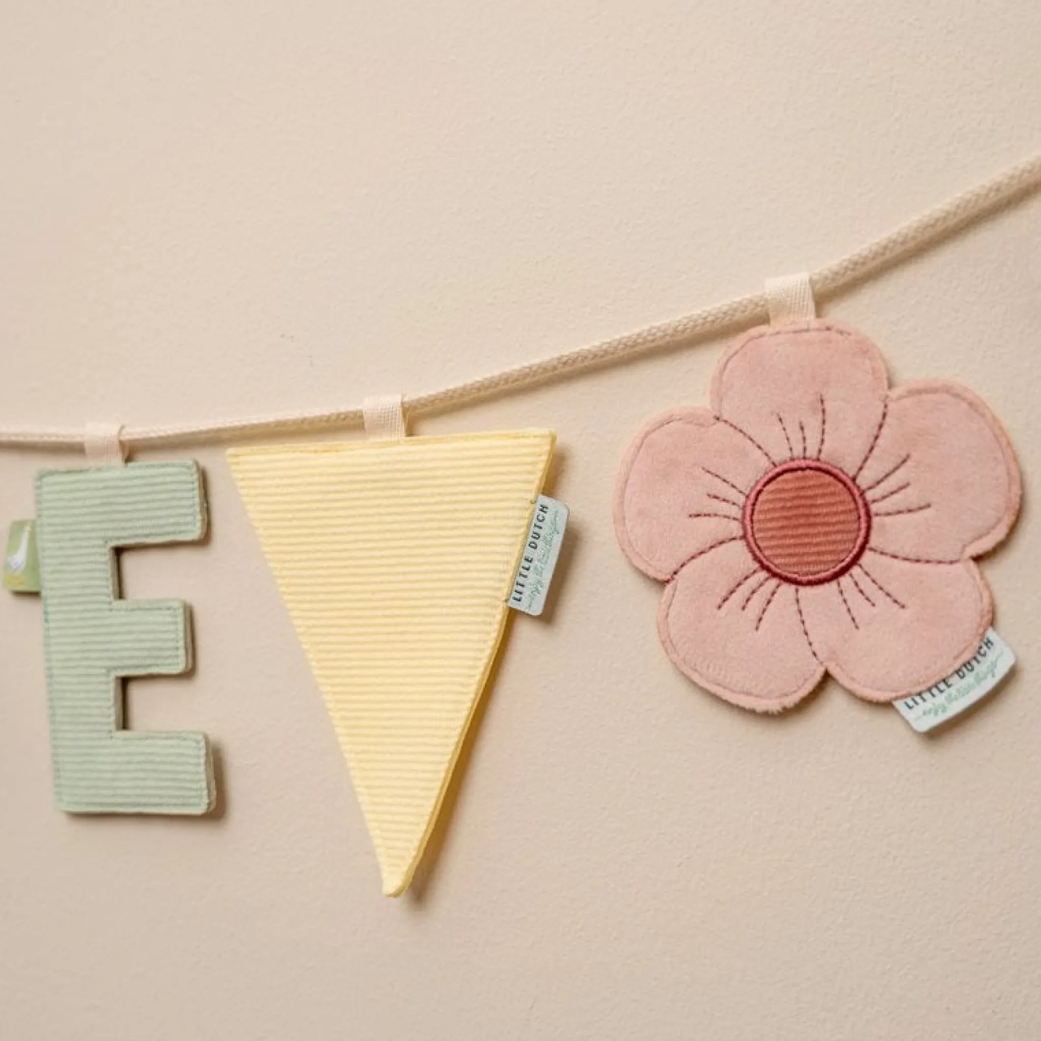 Little Dutch Garland element - Letter E Best