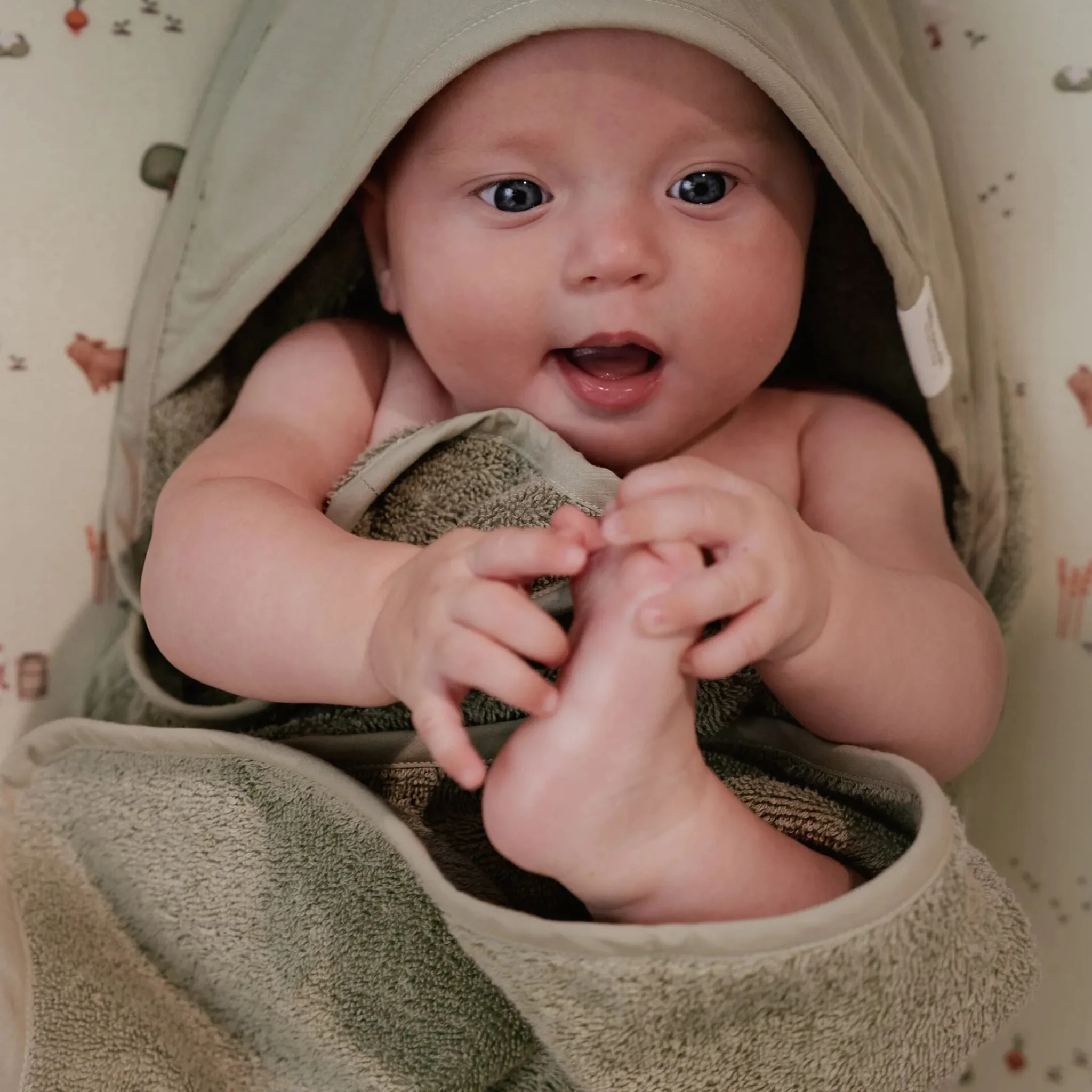 Little Dutch Hooded towel - Embroidered - Green - 100 x 100 Outlet