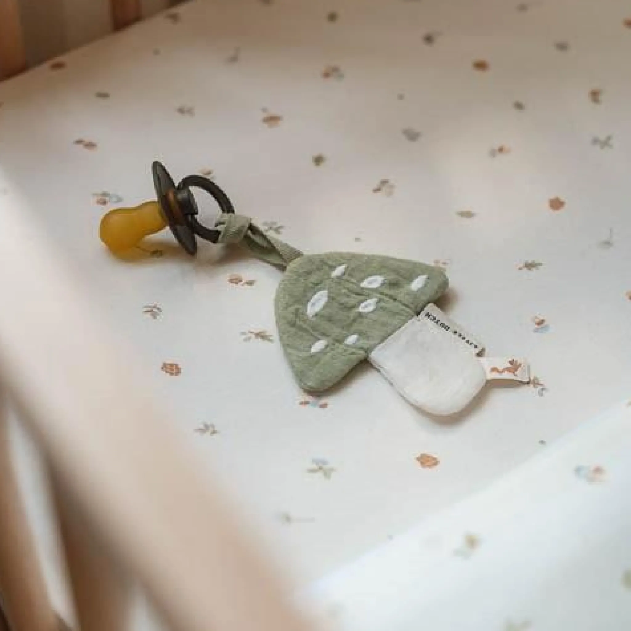 Little Dutch Junior Fitted sheet - White - Size Junior - Forest Friends - Forest Treasures Online