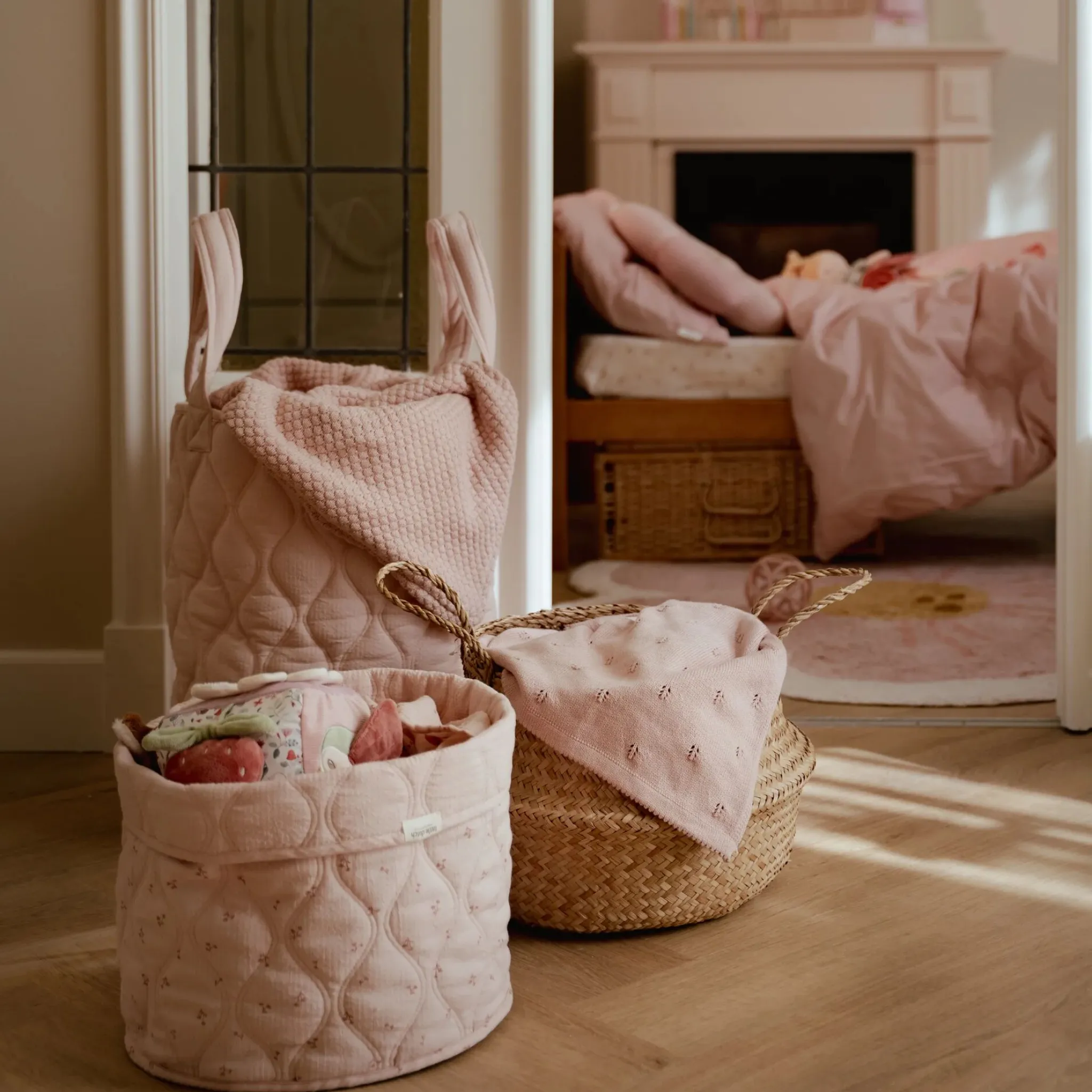 Little Dutch Knitted cradle blanket - Pink - Essentials Online