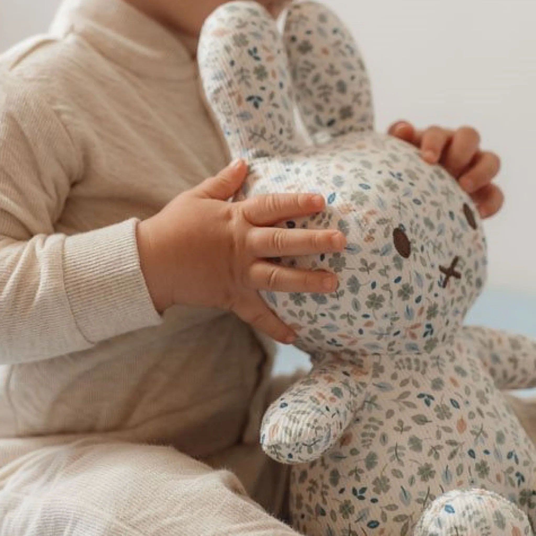 Little Dutch miffy cuddle all-over print 30 cm - Blue - Lucky Leaves Sale