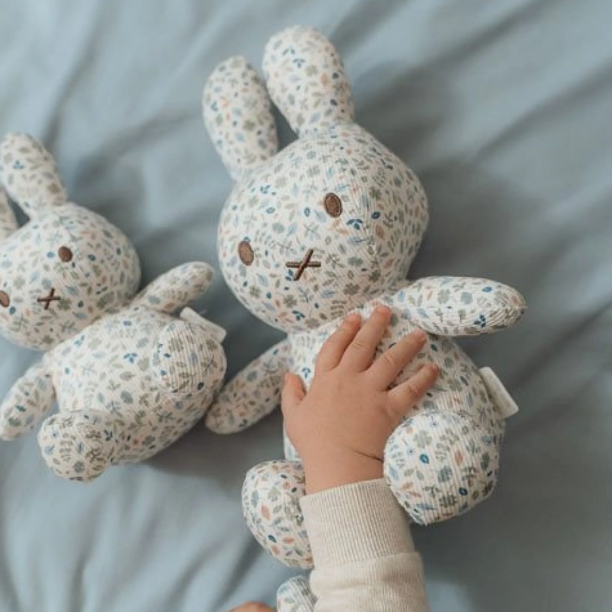 Little Dutch miffy cuddle all-over print 30 cm - Blue - Lucky Leaves Sale