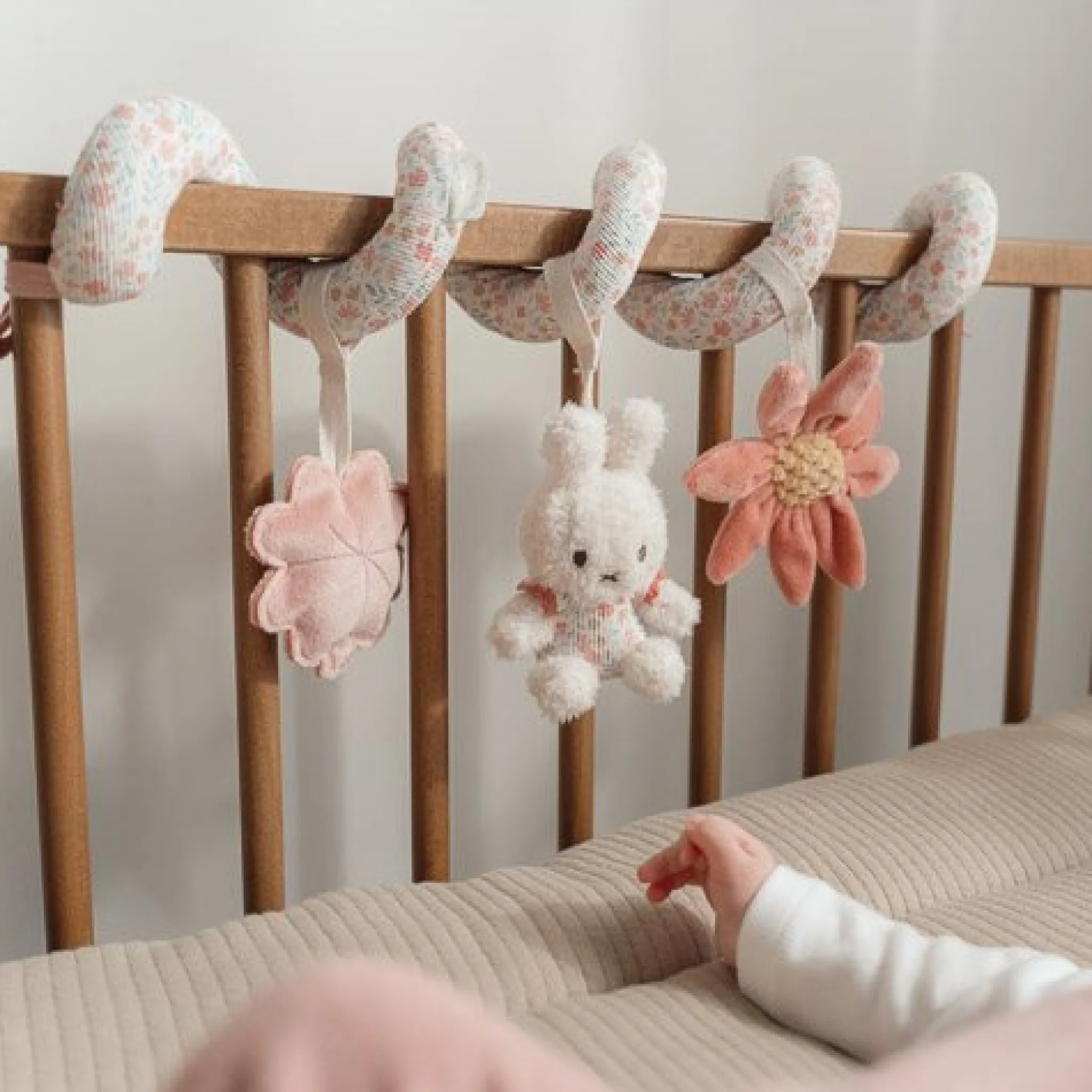 Little Dutch nijntje activity spiral - Pink - Lucky Blossom Clearance