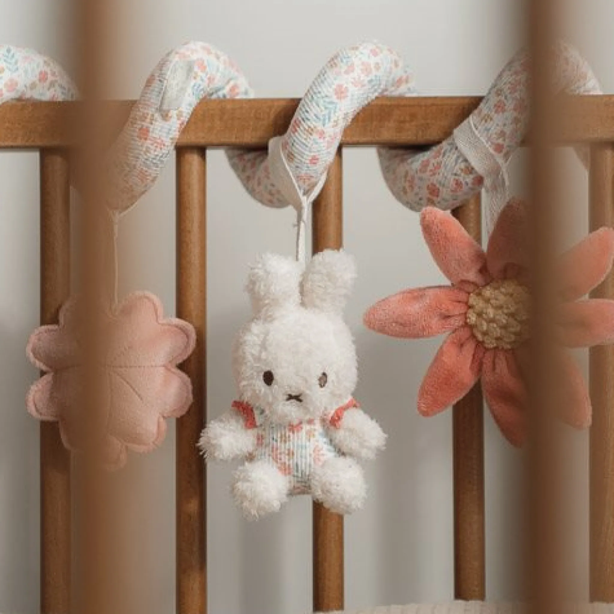Little Dutch nijntje activity spiral - Pink - Lucky Blossom Clearance