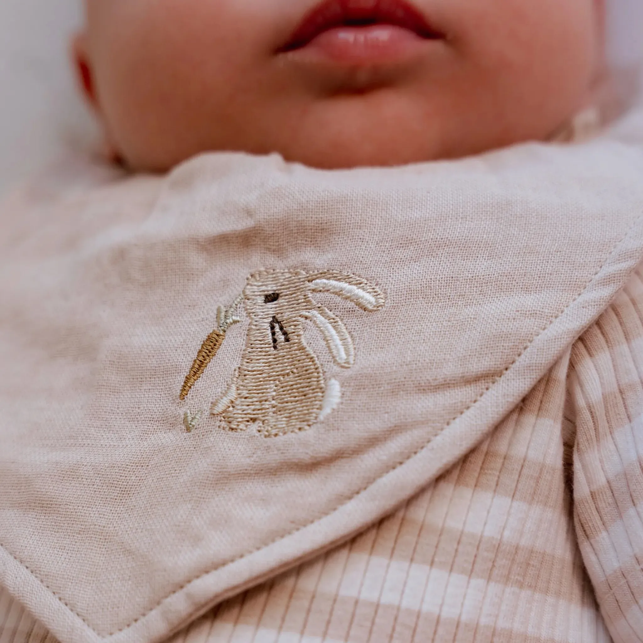 Little Dutch 2-pack bandana bib - White - Newborn Naturals - Baby Bunny Sale