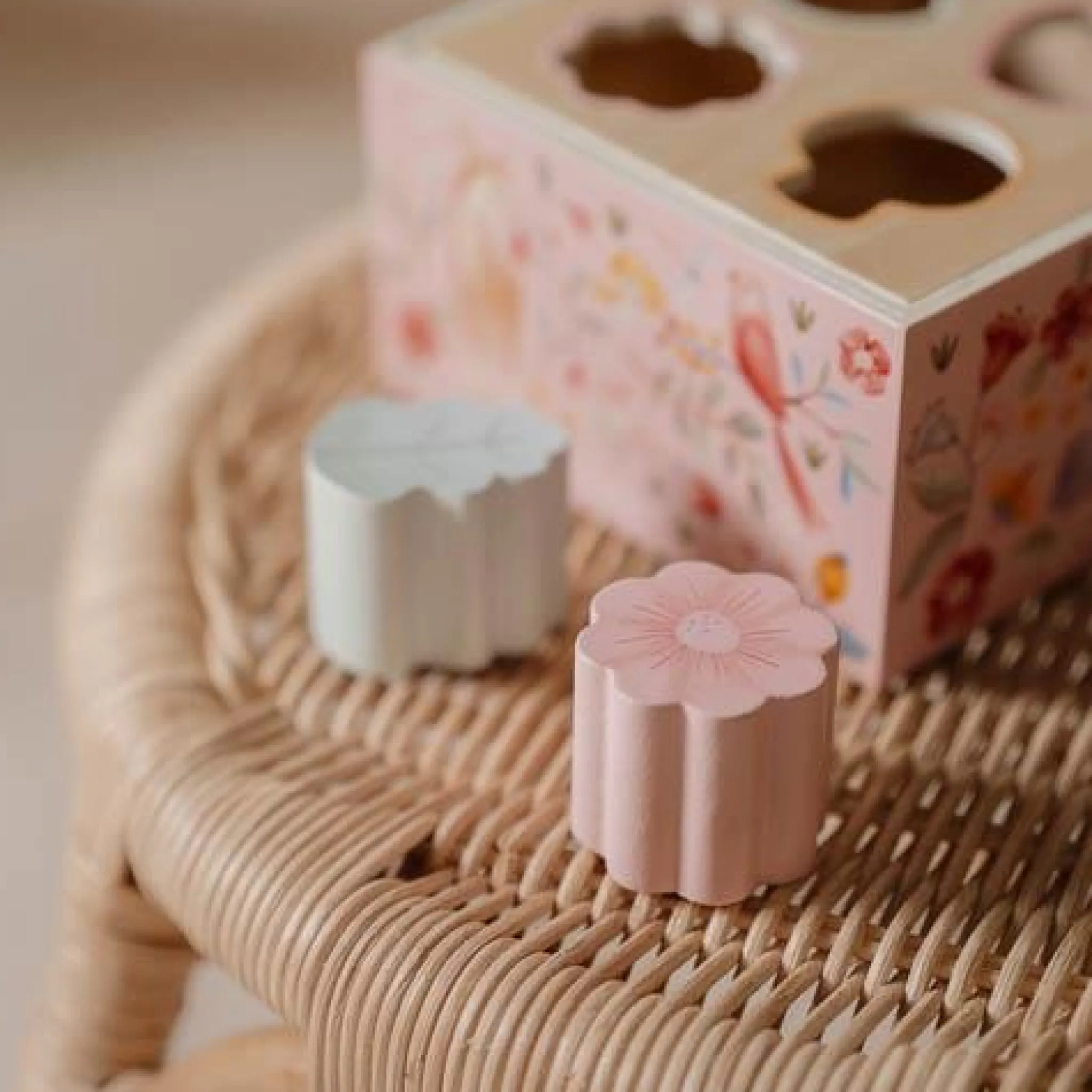 Little Dutch Shape sorter - Pink - Fairy Garden Hot