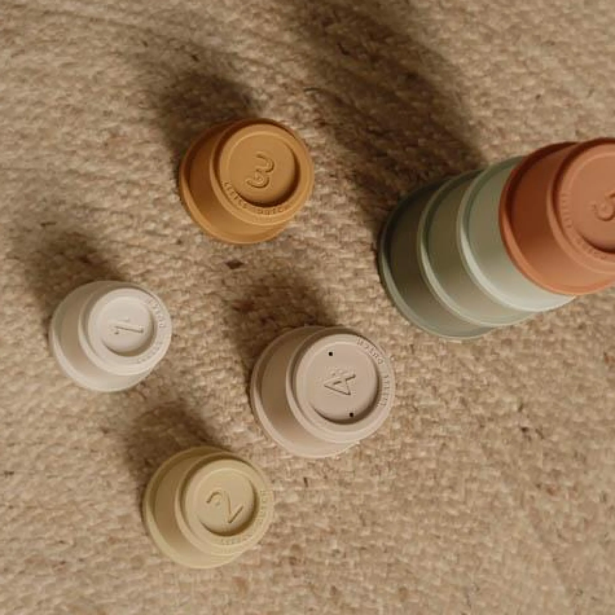 Little Dutch Stacking cups - Multicolored - Essentials Online