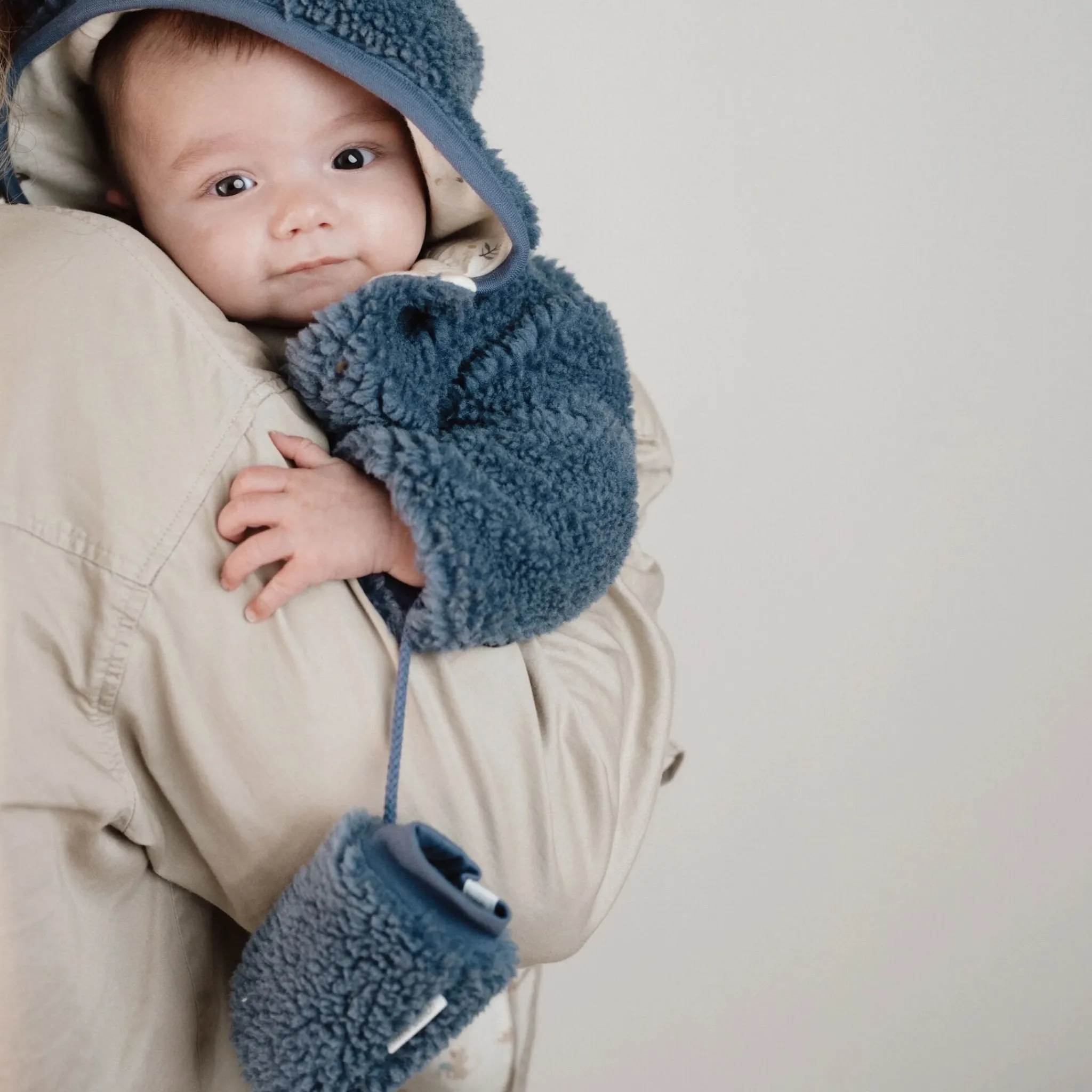 Little Dutch Teddy mittens - Blue - Newborn Naturals Hot