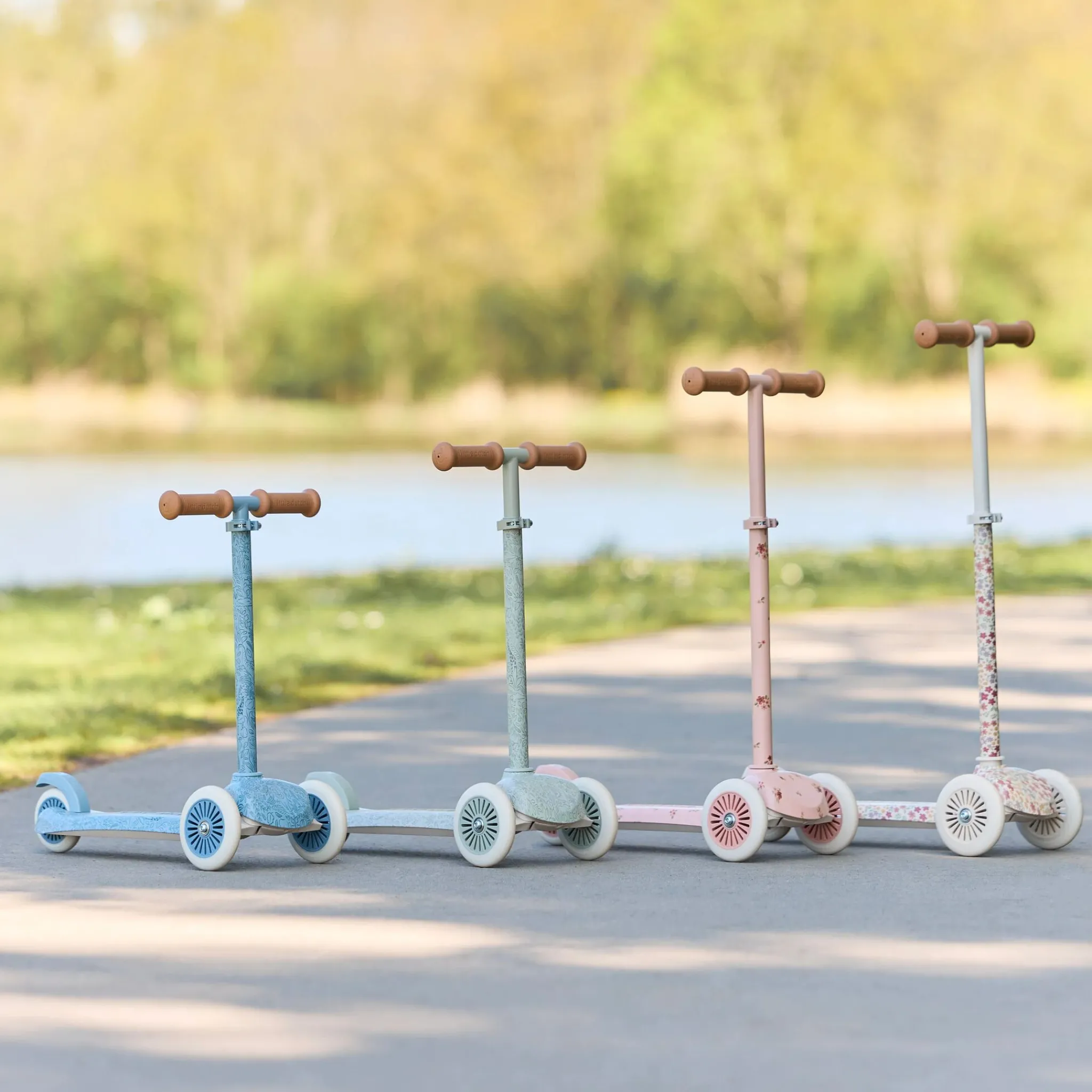 Little Dutch 3 wheel scooter - White New