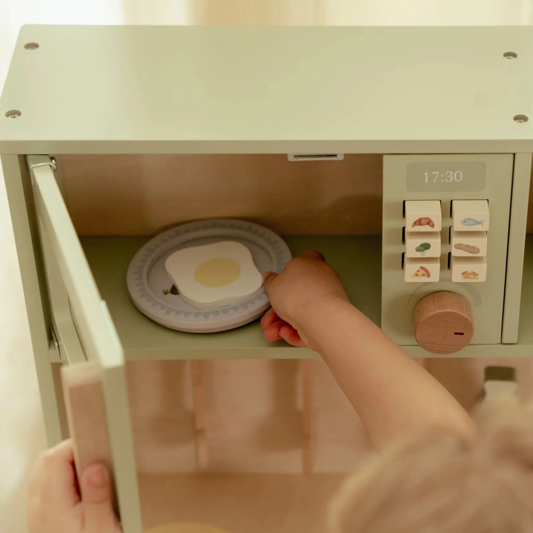Little Dutch Wooden play kitchen - Green - Essentials Outlet