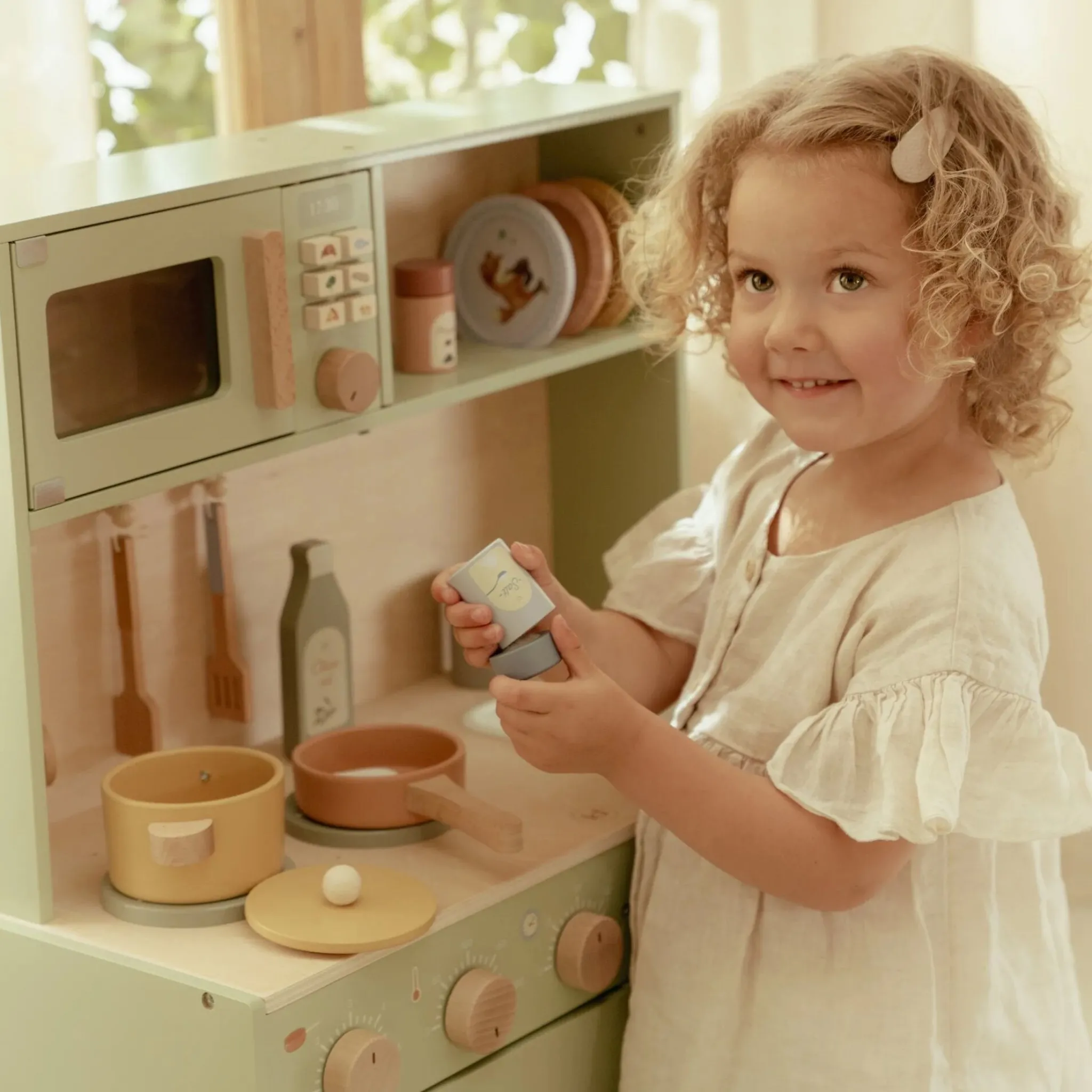 Little Dutch Wooden play kitchen - Green - Essentials Outlet