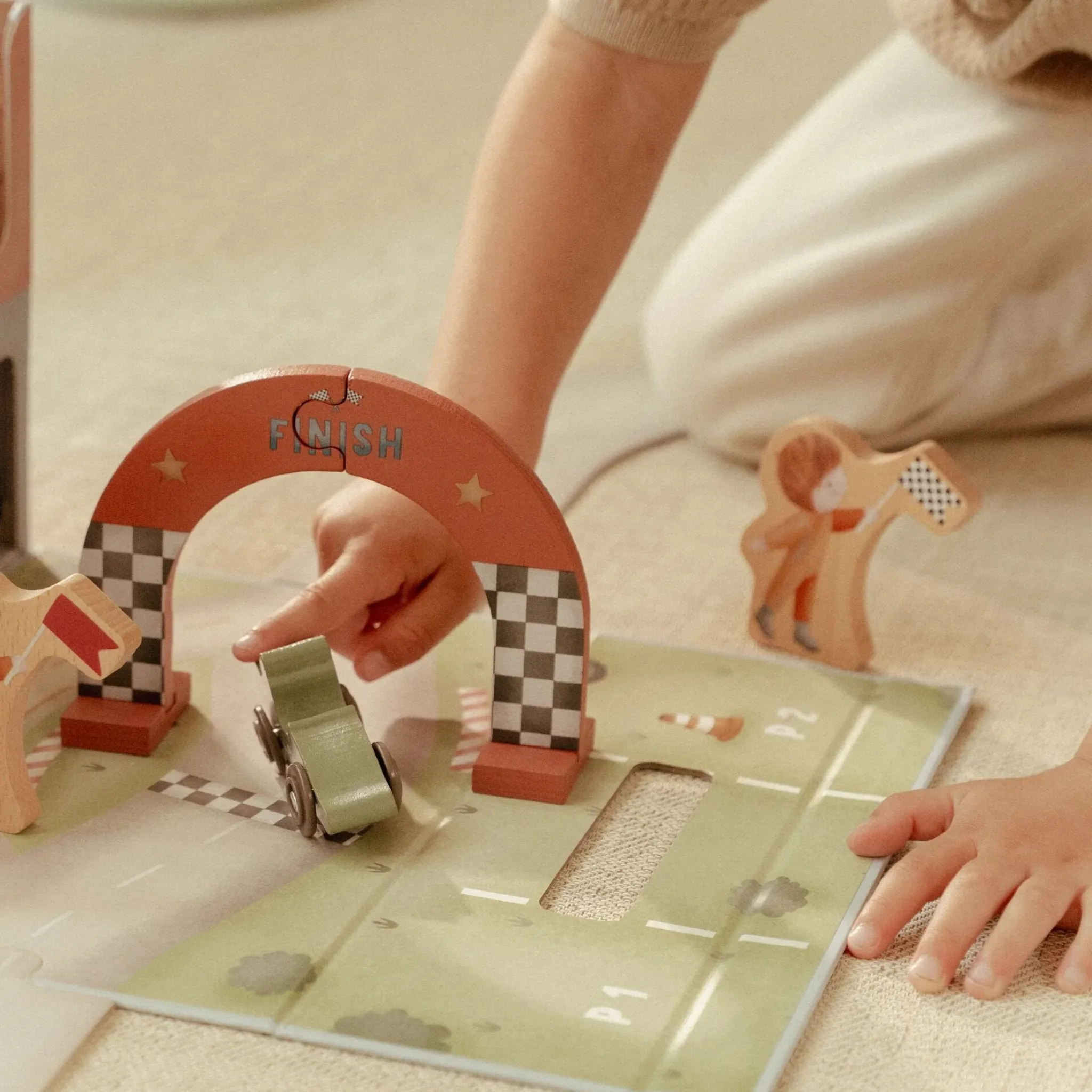 Little Dutch Wooden racetrack in play case – Multicolored – Essentials Discount